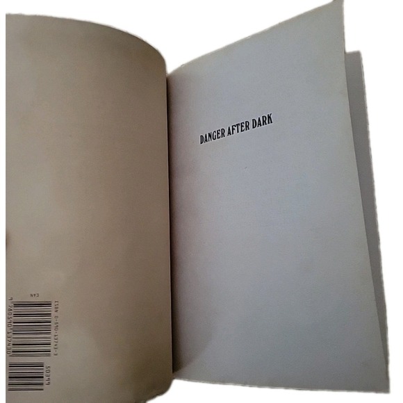 Danger After Dark - Clue #16 by Dona Smith; A. E. Parker 1997 Vintage 1st Ed PB - Picture 7 of 9